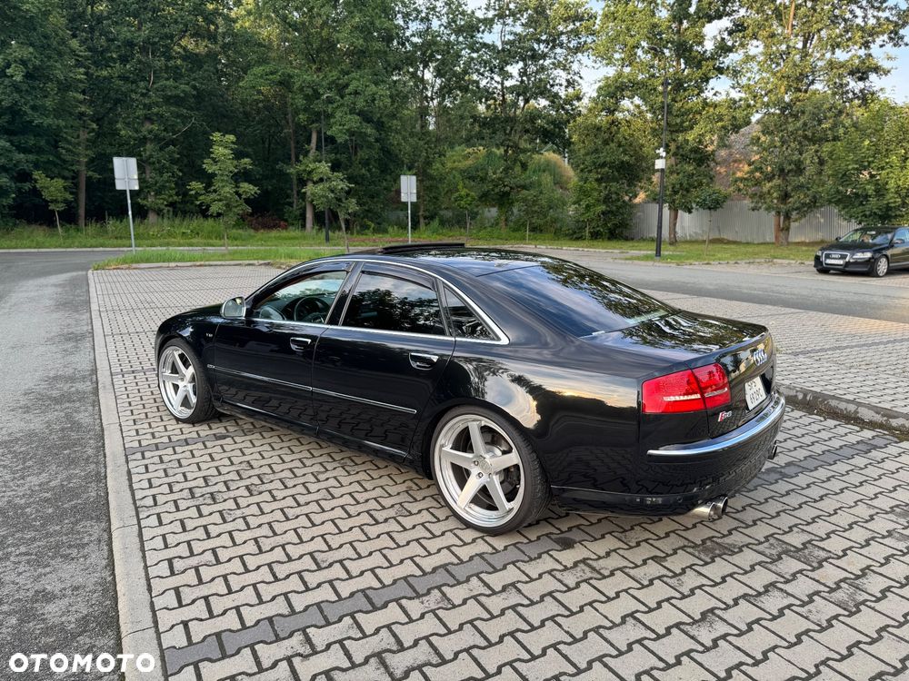 Audi S8 - 3
