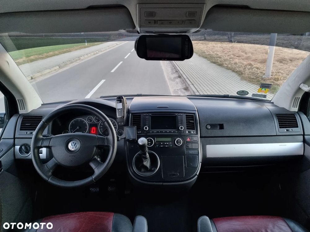 Volkswagen Multivan - 29