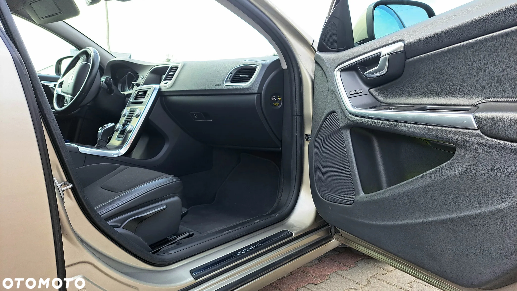 Volvo S60 D4 Drive-E Momentum - 16