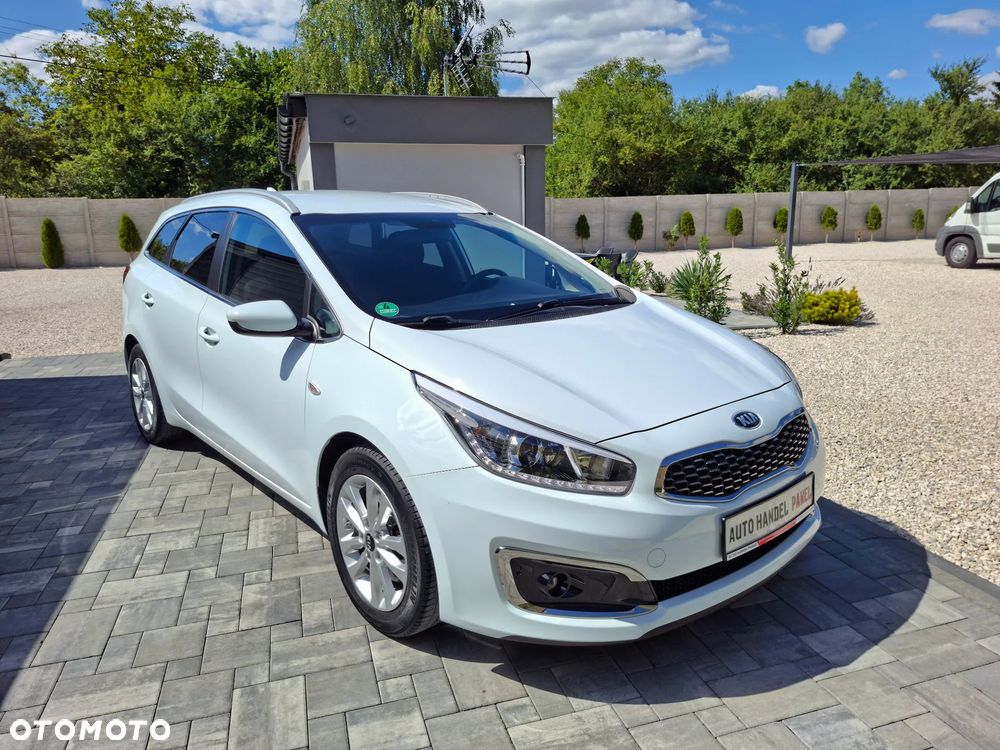 Kia Ceed 1.4 CVVT ISG Dream Team Edition - 12