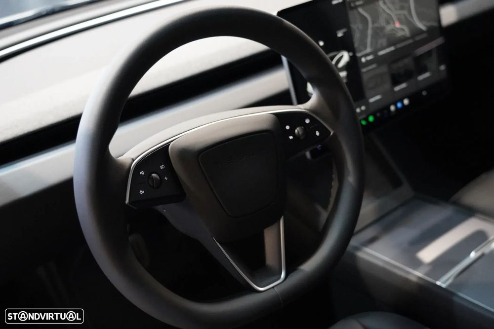 Tesla Model 3 - 8