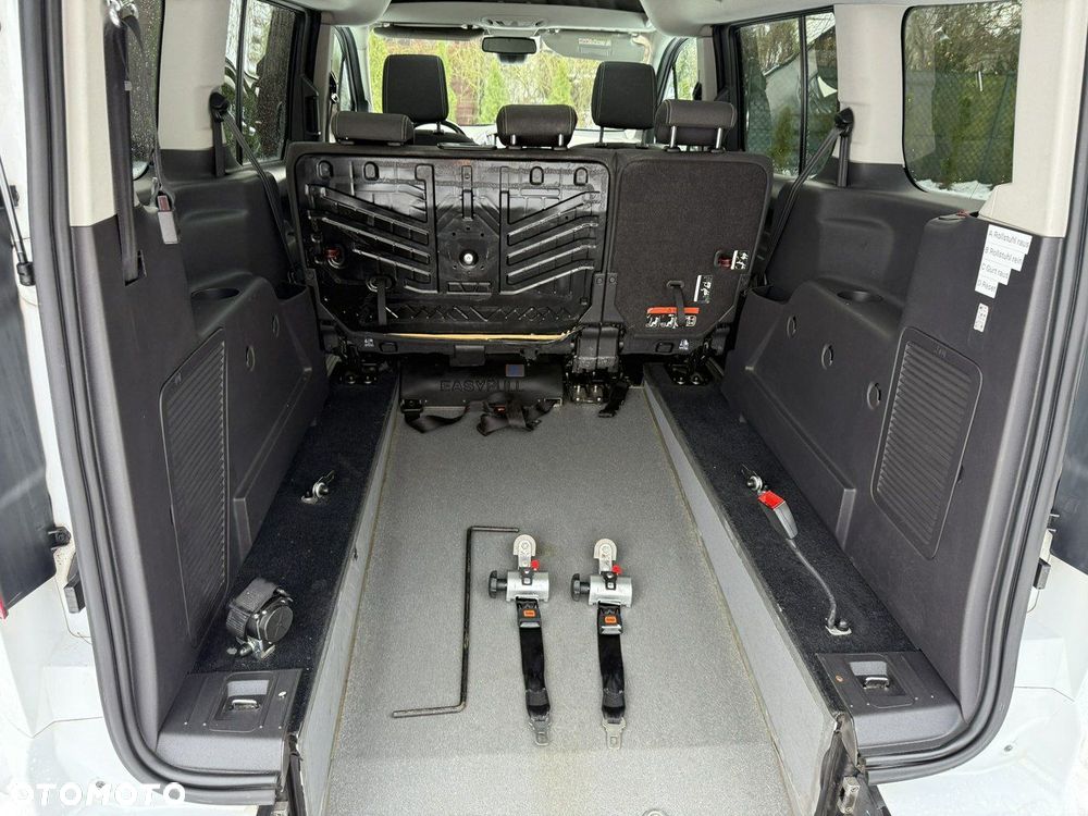 Ford Tourneo Connect Grand - 12