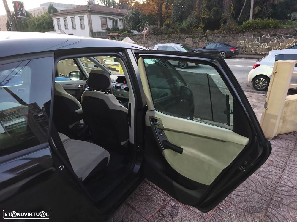 Citroën C4 Picasso 1.6 HDi Exclusive - 24