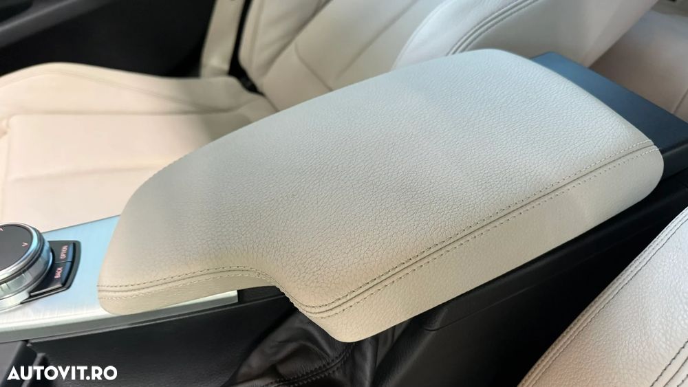 BMW Seria 3 318d Aut. M Sport - 31