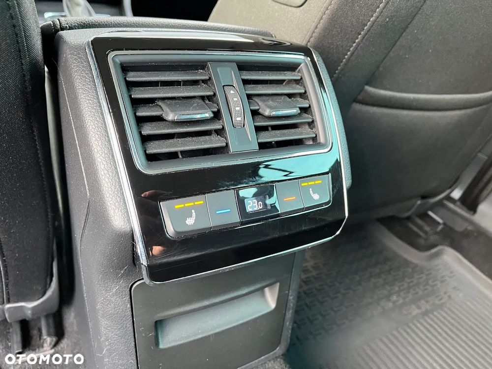 Skoda Superb 2.0 TDI SCR 4x4 Style DSG - 16