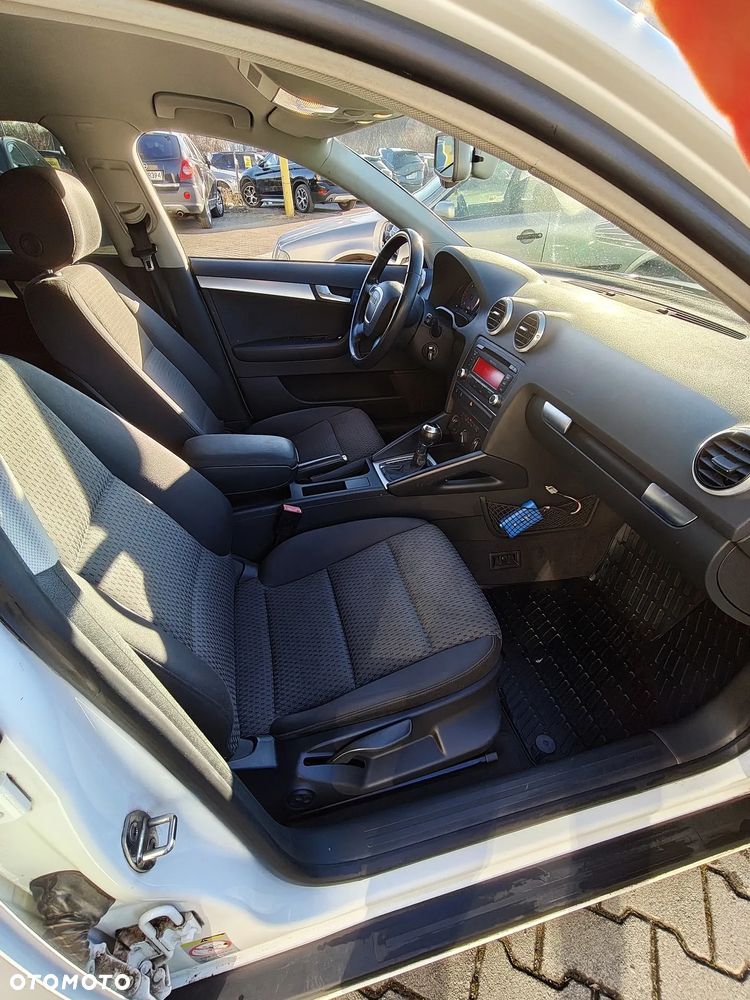 Audi A3 Sportback 2.0 TDI DPF (DSG) S tronic Attraction - 9