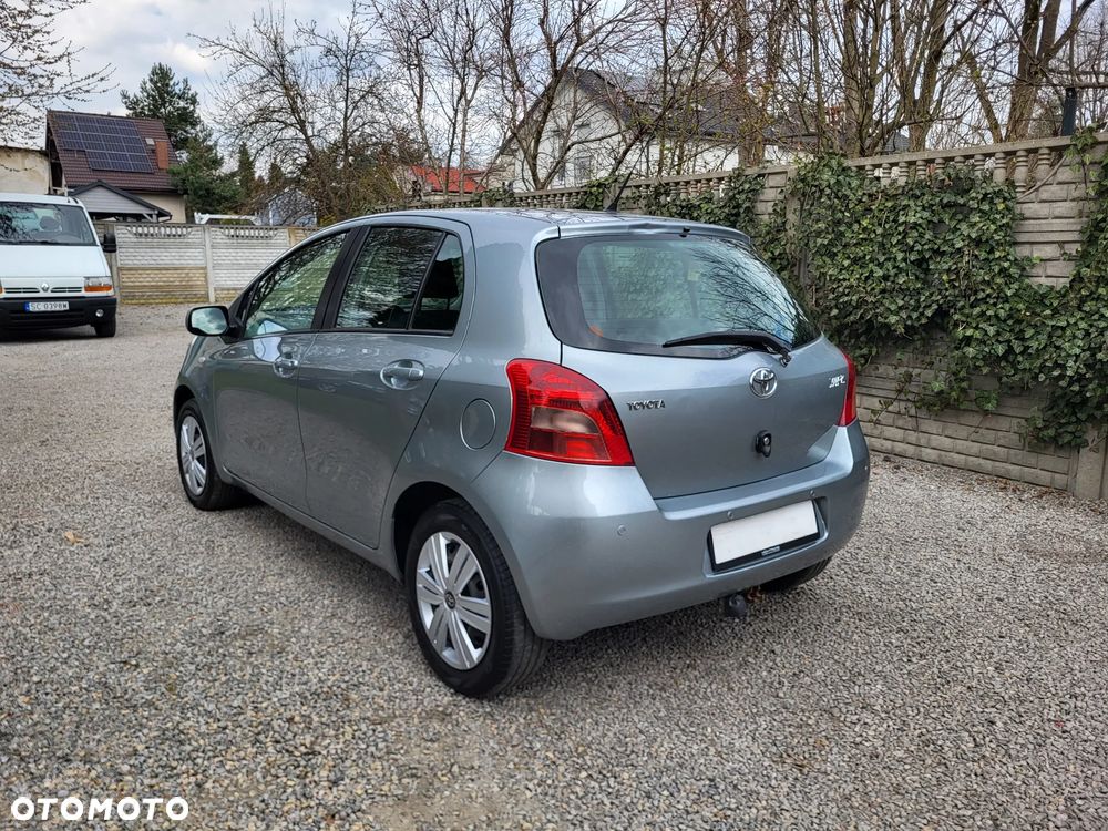 Toyota Yaris 1.3 VVT-i Cool - 4