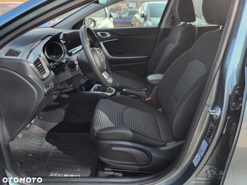 Kia XCeed 1.5 T-GDI M - 22