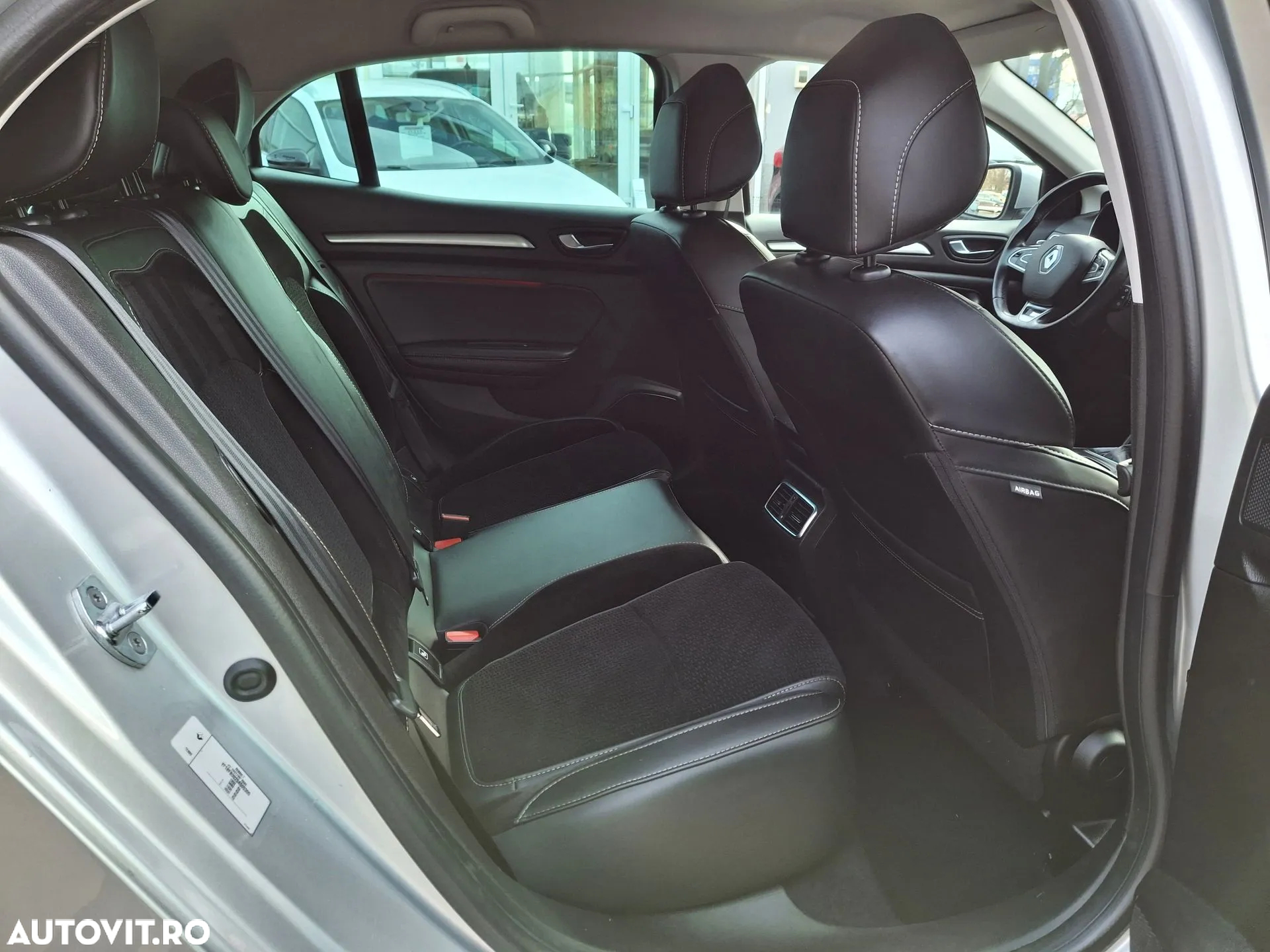 Renault Megane TCe 140 GPF EDC INTENS - 18