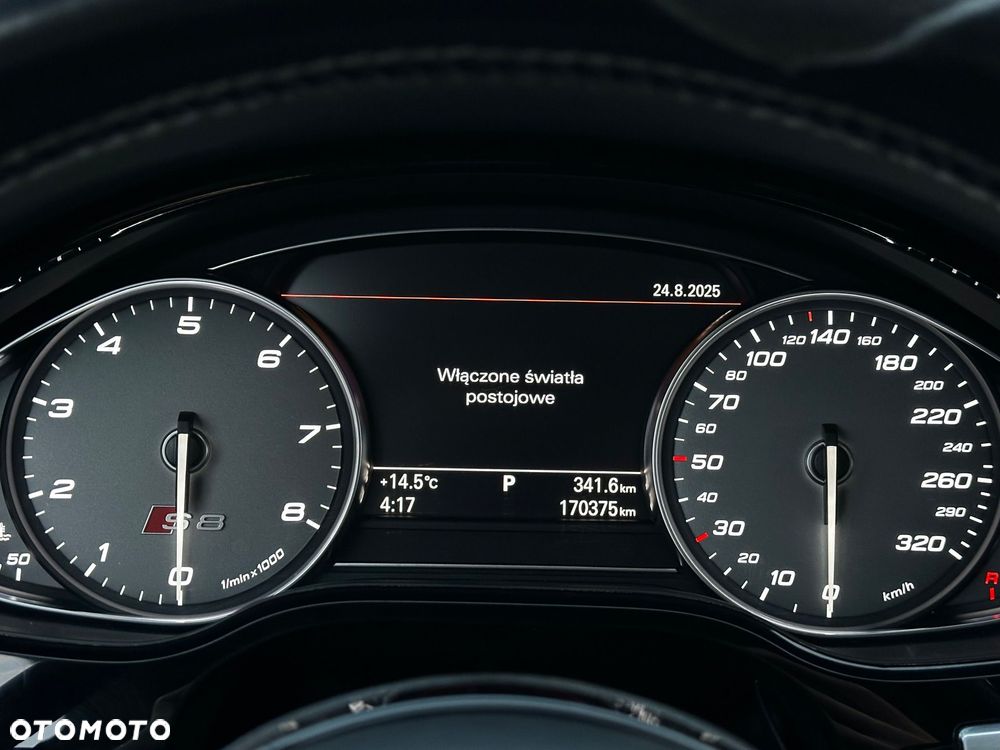 Audi S8 - 22