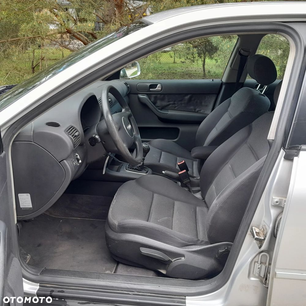 Audi A3 Sportback 1.6 Ambiente - 8