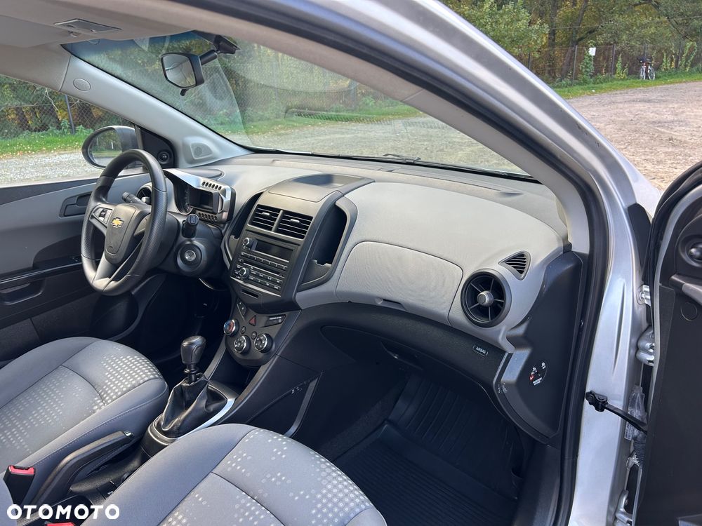 Chevrolet Aveo 2012 photo 5