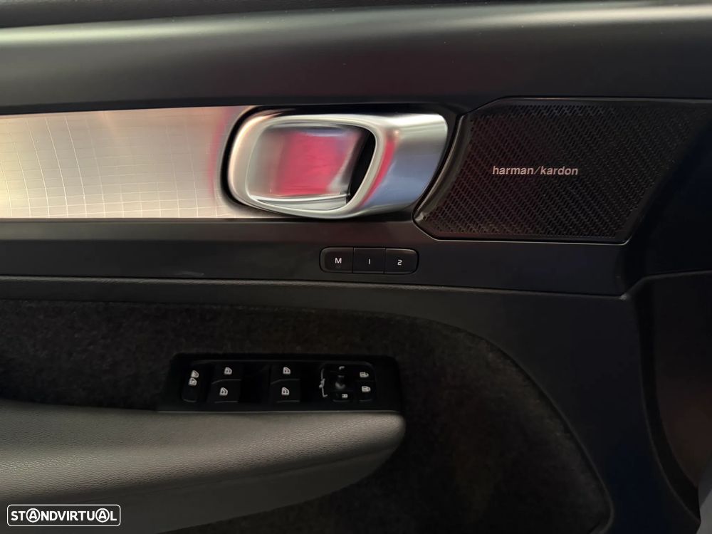 Volvo XC 40 1.5 T2 Plus Dark Auto - 20