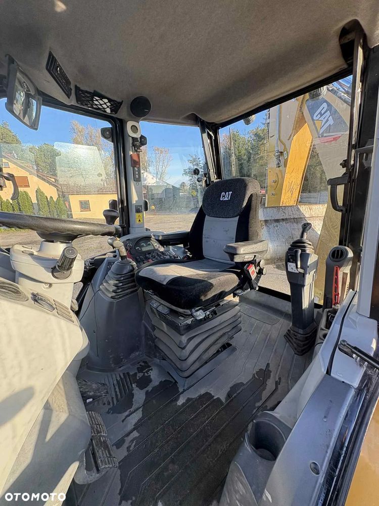 Caterpillar 432F2 - 10