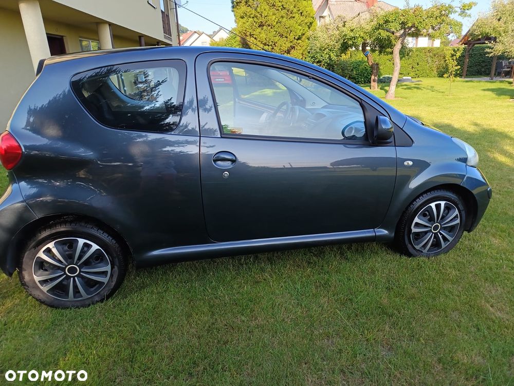 Toyota Aygo Standard - 2