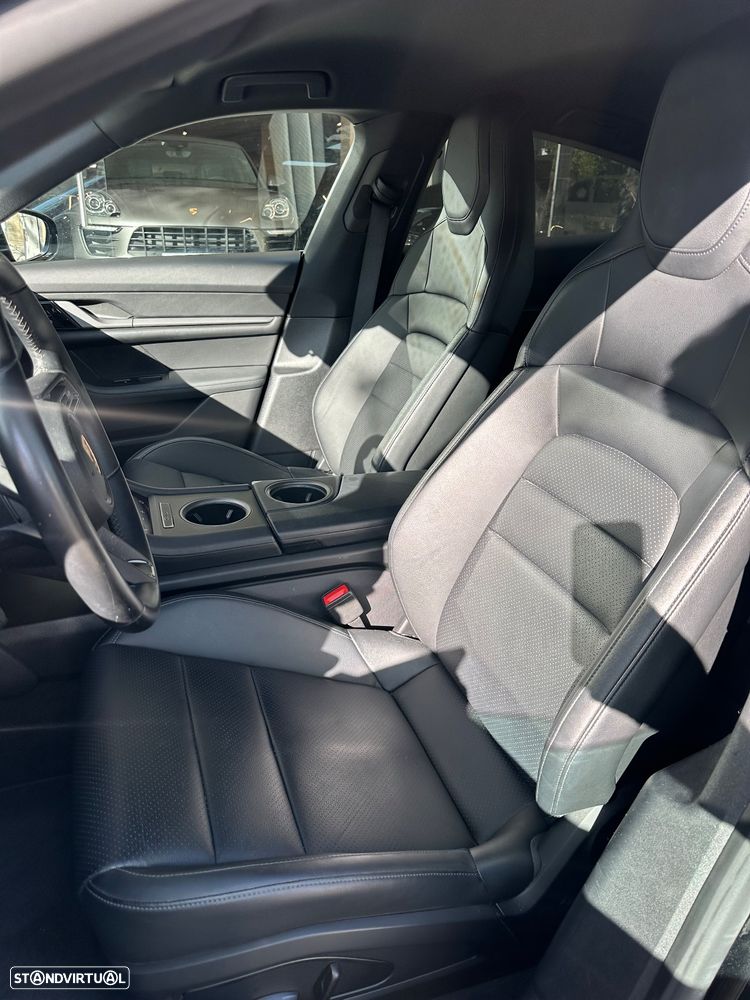 Porsche Taycan 4S - 10