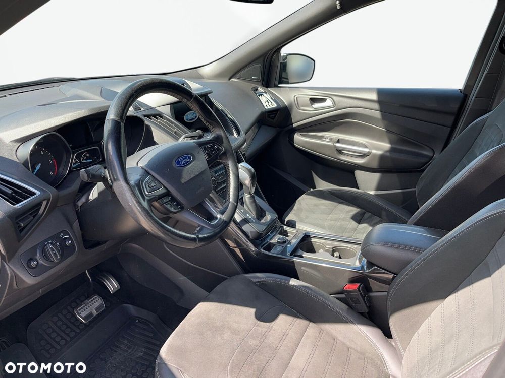 Ford Kuga - 9