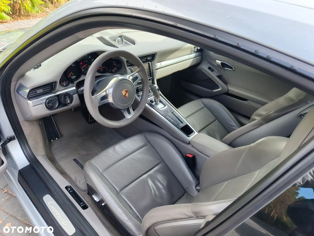 Porsche 911 Carrera 4 PDK - 39