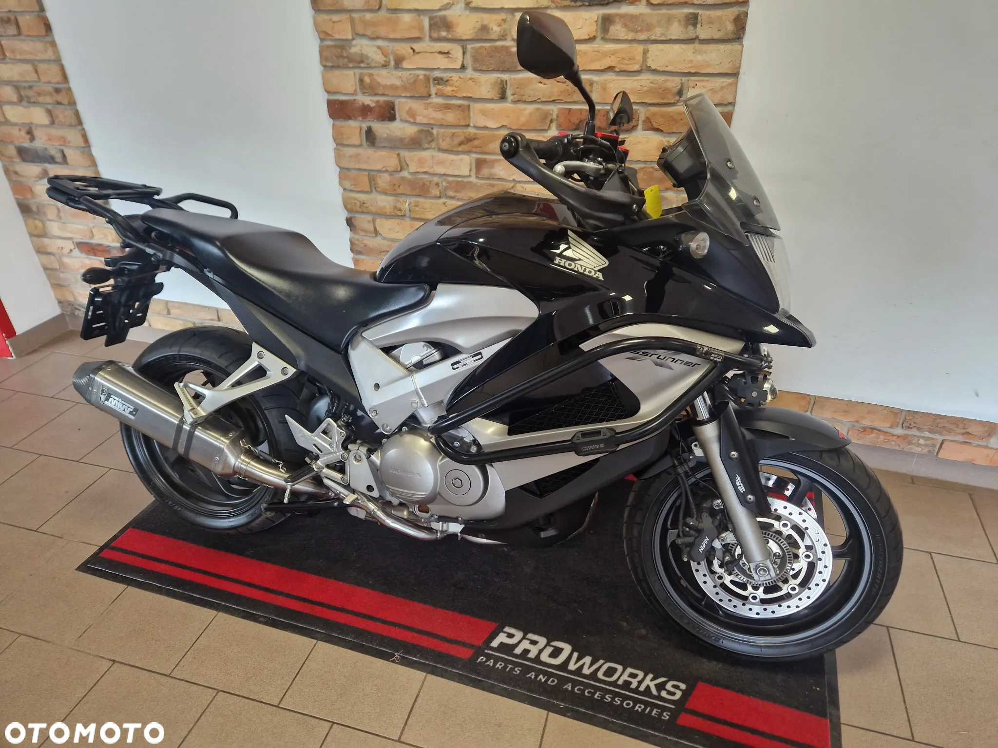 Honda VFR - 4