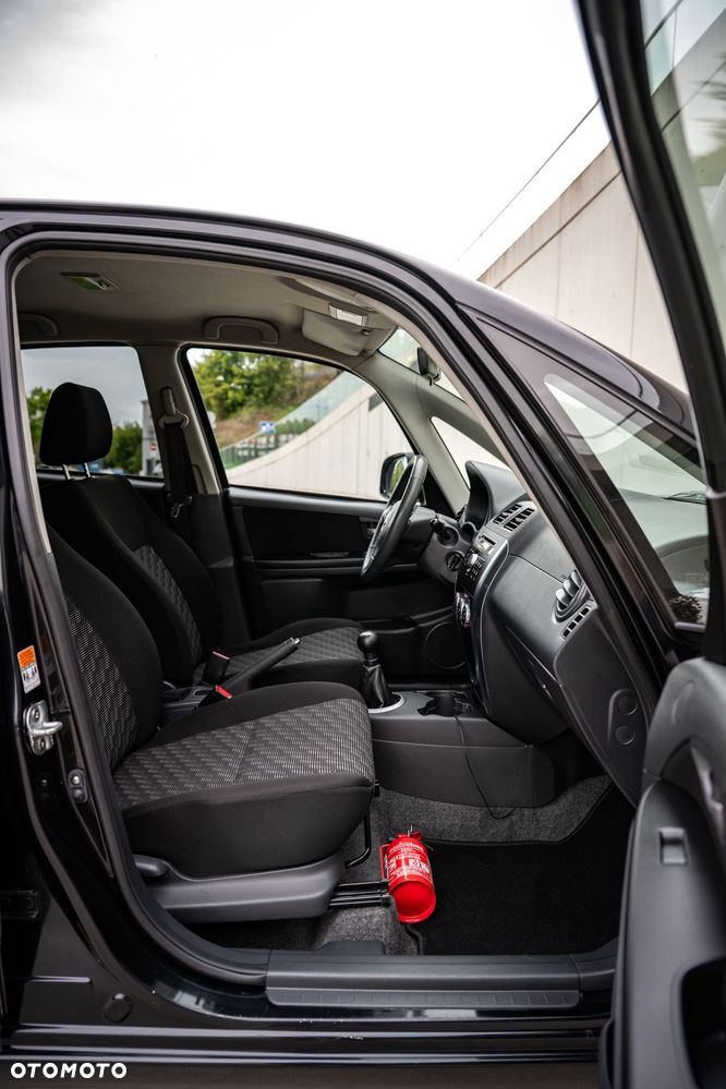 Suzuki SX4 1.6 GLX / Comfort - 25