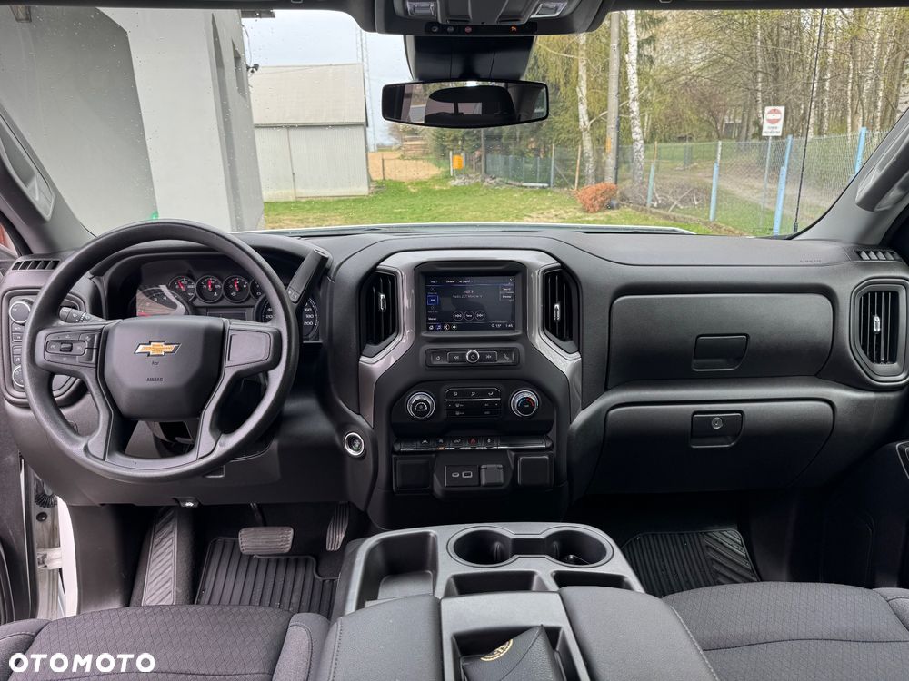 Chevrolet Silverado - 25