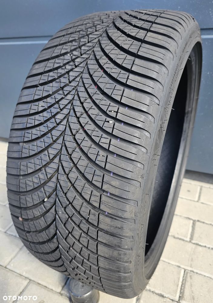 Goodyear Vector 4Seasons Gen-3 235/35R19 91 Y