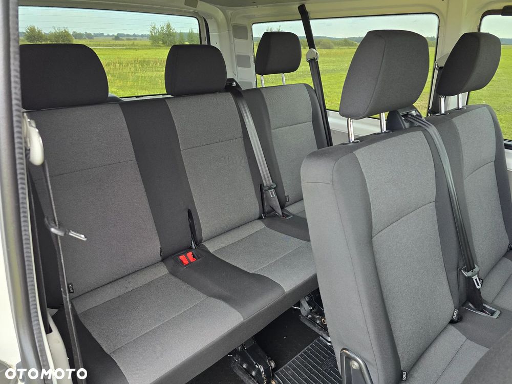 Volkswagen Transporter Kombi T6.1 TDI L2H1 4Motion DSG - 13