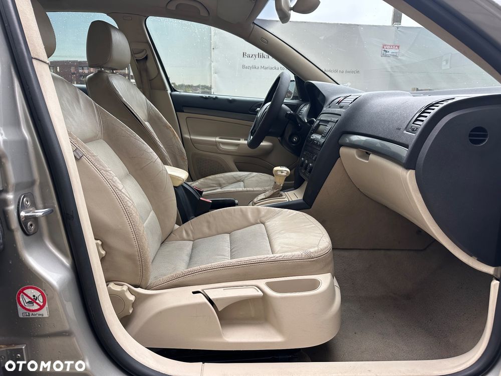 Skoda Octavia 1.9 TDI DSG Elegance - 9