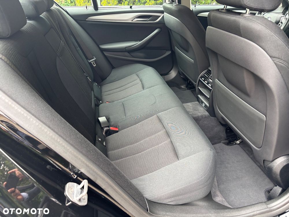 BMW Seria 5 540i - 12