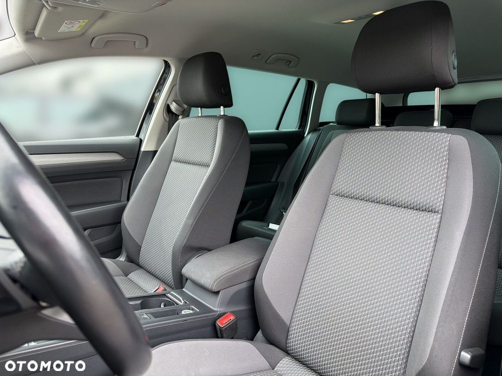 Volkswagen Passat - 29