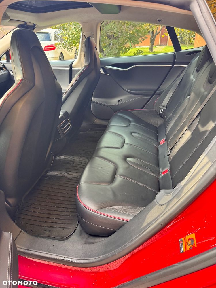 Tesla Model S - 5