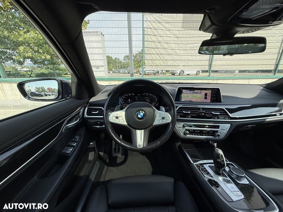 BMW Seria 7 730d xDrive MHEV - 23