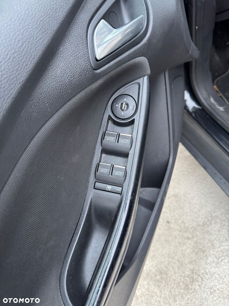 Ford Focus 1.0 EcoBoost Start-Stopp-System Champions Edition - 6