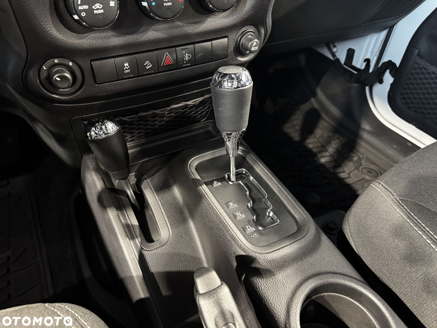 Jeep Wrangler - 25