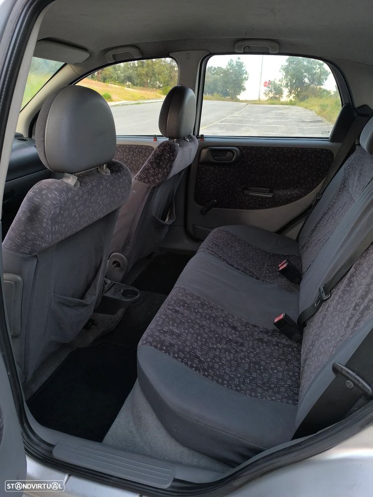 Opel Corsa 1.7 DTi 16V Elegance - 10