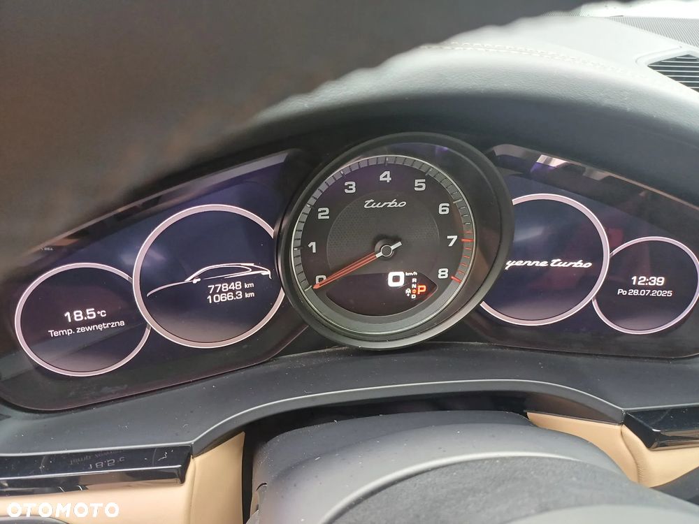 Porsche Cayenne Turbo Tiptronic S - 30