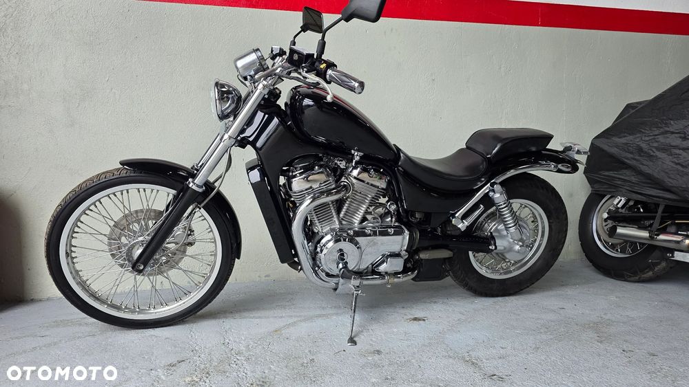Suzuki Intruder - 15