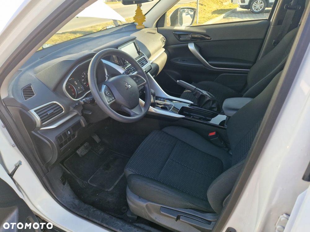 Mitsubishi Eclipse ver-1-5-t--mivec-cleartec-cvt-4wd-activeplus - 10