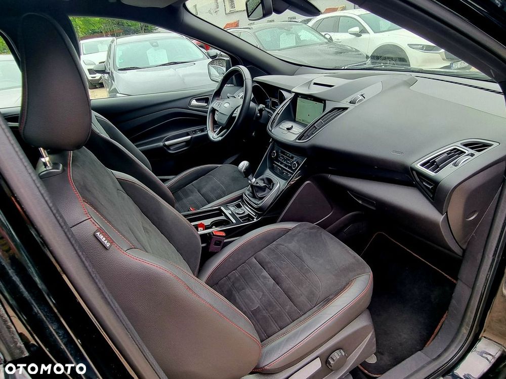 Ford Kuga 1.5 EcoBoost 2x4 ST-Line - 18