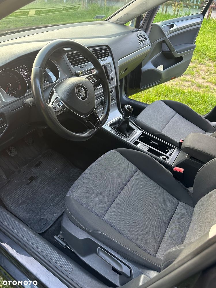 Volkswagen Golf - 26
