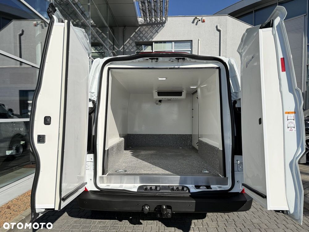Volkswagen Transporter - 11