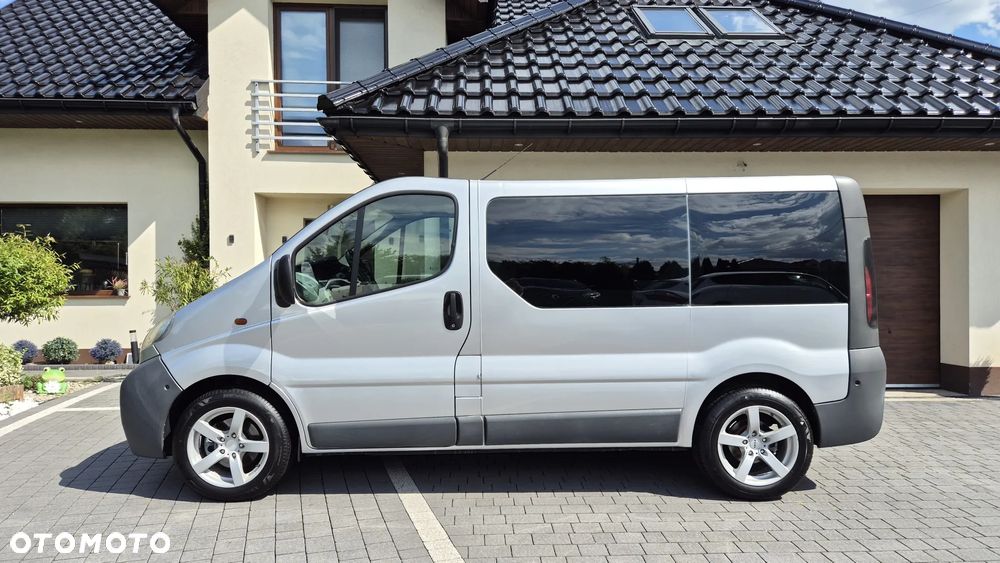 Opel Vivaro Tour - 2