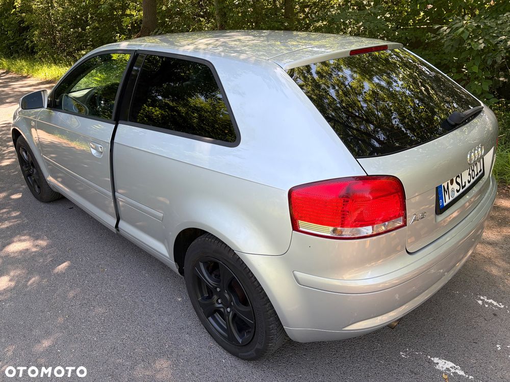 Audi A3 3-drzwiowe 1.6 Attraction - 13