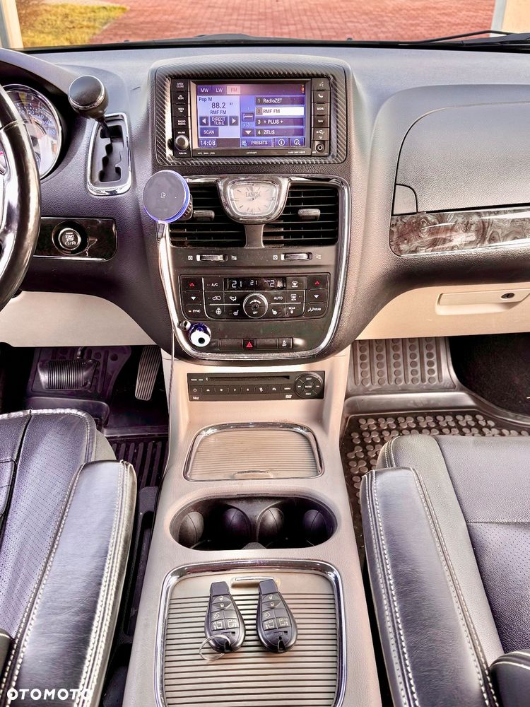 Lancia Voyager 2.8CRD Gold - 17