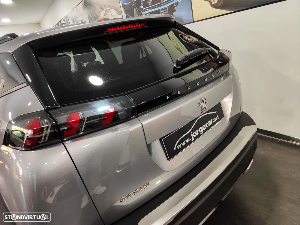 Peugeot 2008 1.2 PureTech Allure EAT8 - 23