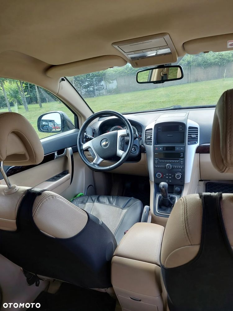 Chevrolet Captiva 2.0 d LT medium - 14