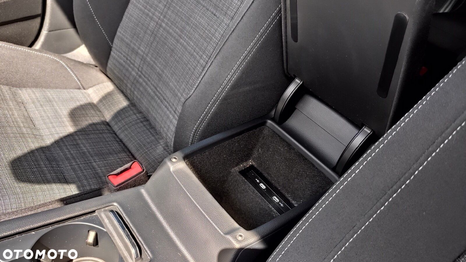 Volkswagen Passat - 30