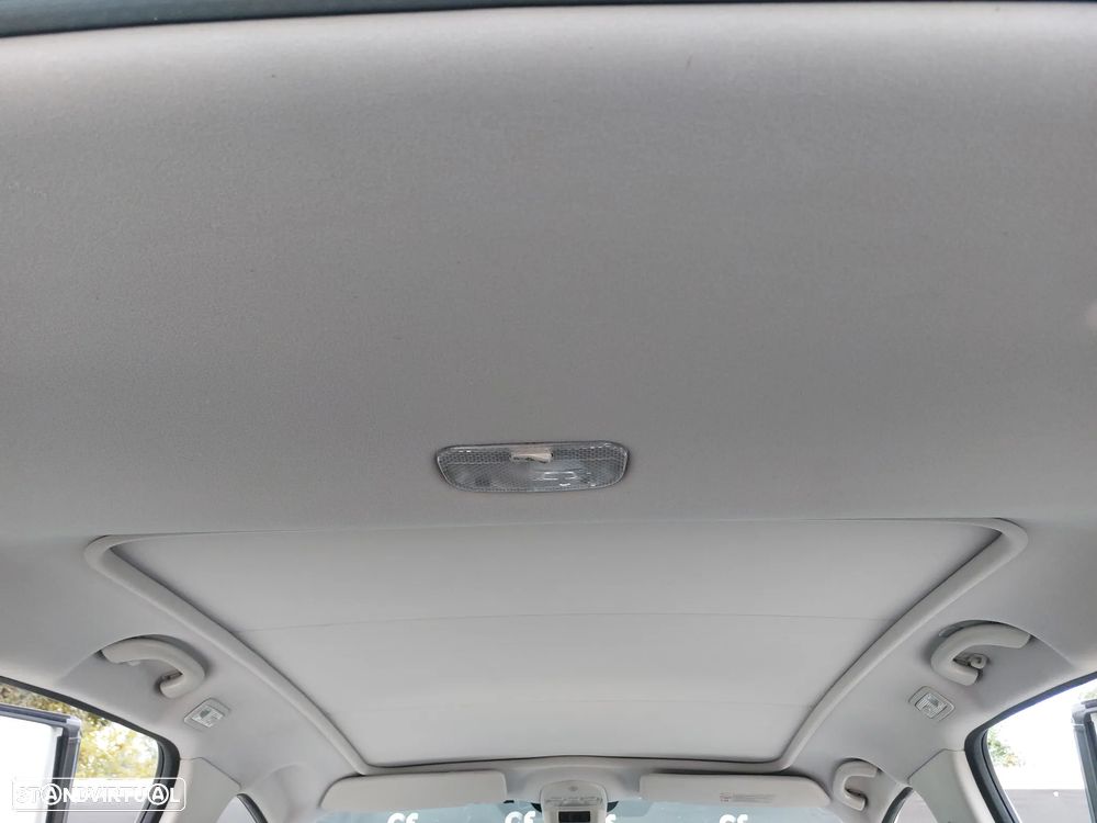 Peugeot 3008 1.6 e-HDi Executive CMP6 - 23