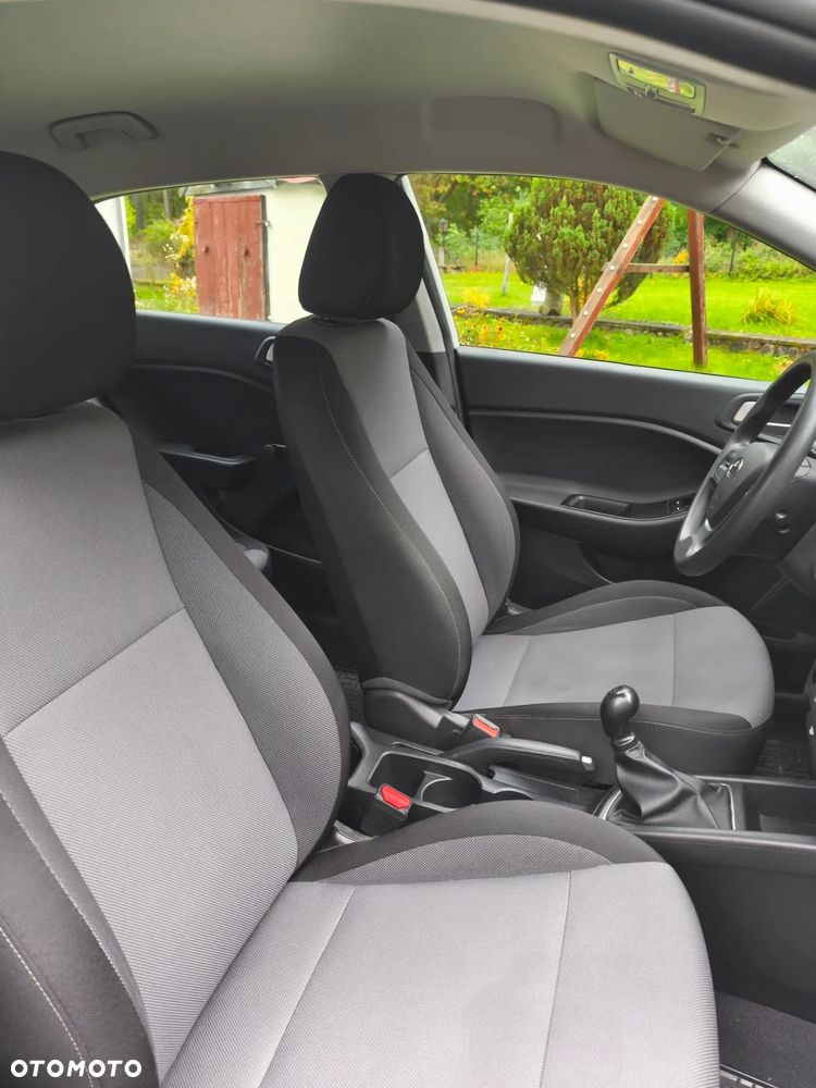Hyundai i20 1.2 Classic + - 8