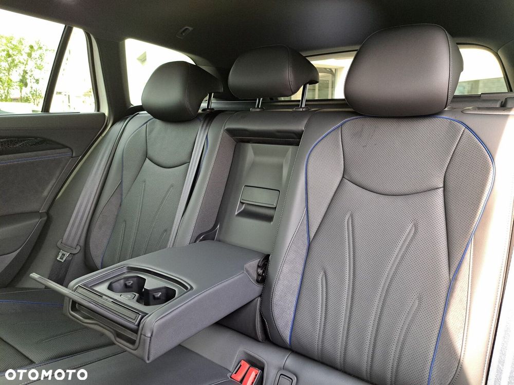 Volkswagen Passat - 34